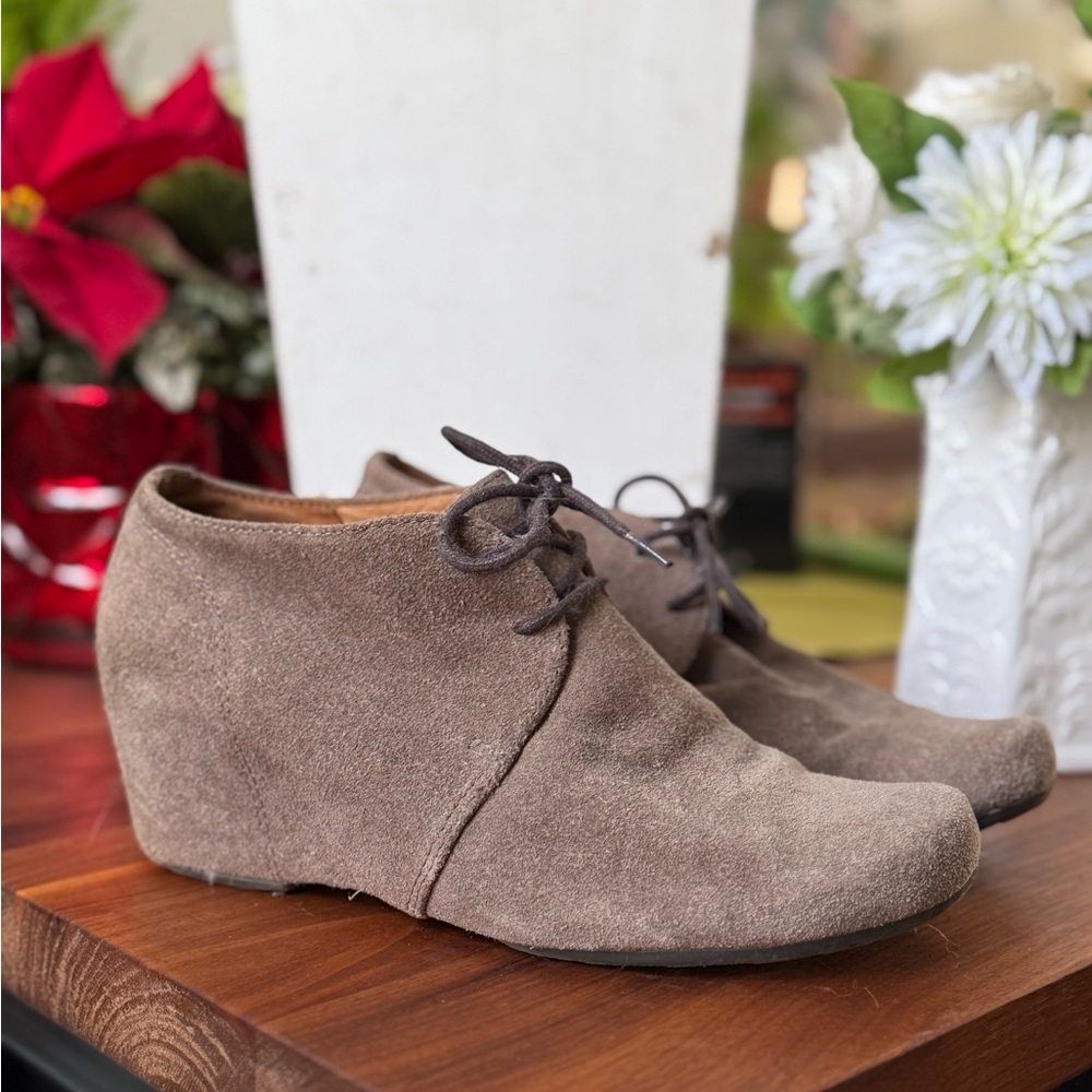 Locale Women's Suede Ankle Boots Size 8